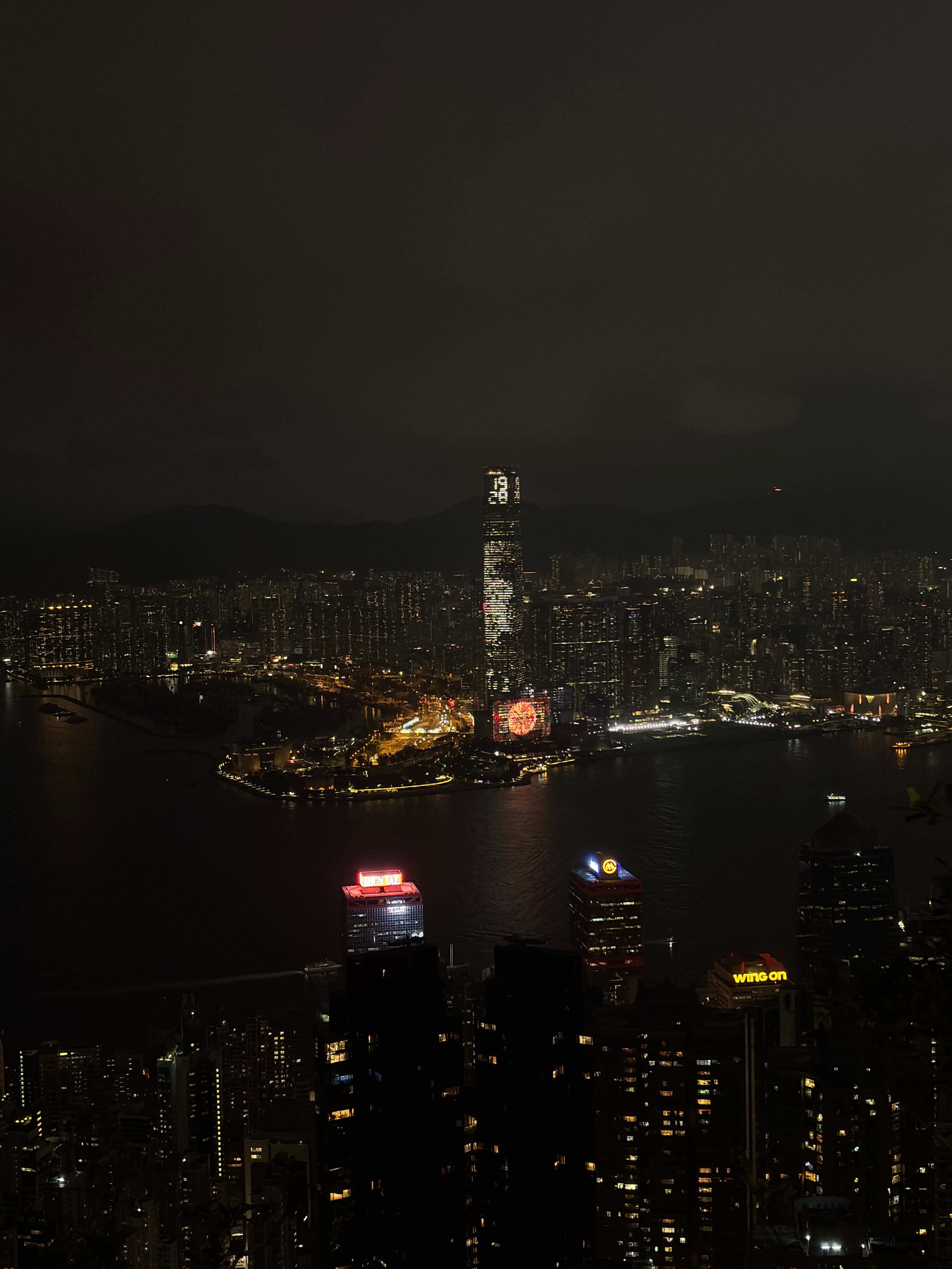hong kong at night